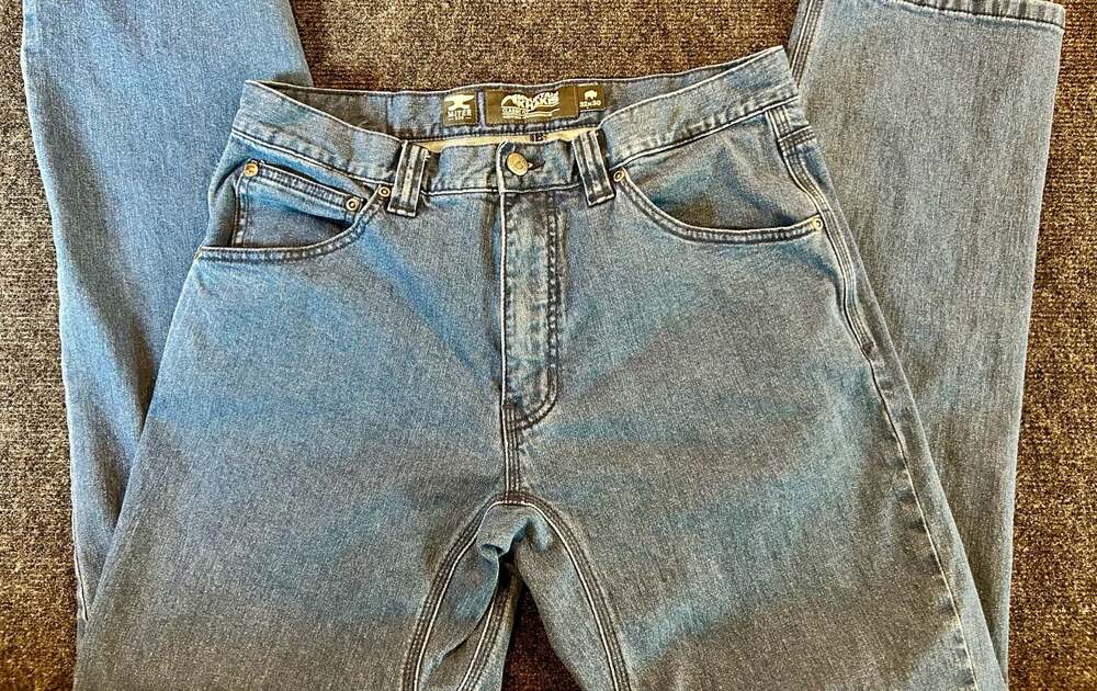 Mountain Khakis Classic Fit Denim Jeans Men's Size 32x30 Blue Medium Wash